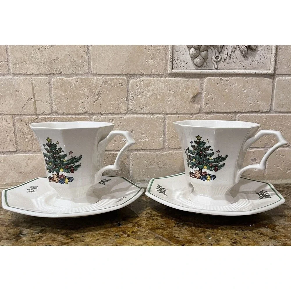 Nikko Christmas Tree Christmastime Coffee Cups w‎ Match Saucers Ceramic Set Of 2